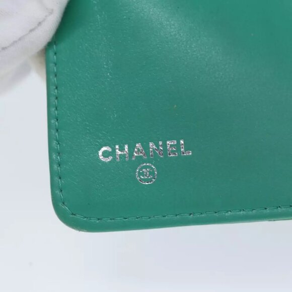 AUTHENTICITY GUARANTEED CHANEL Wallet Enamel Green CC - Picture 15 of 16